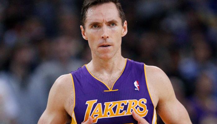 Грант хилл. Стив Нэш. Стив Нэш футбол. Steve Nash stubble.