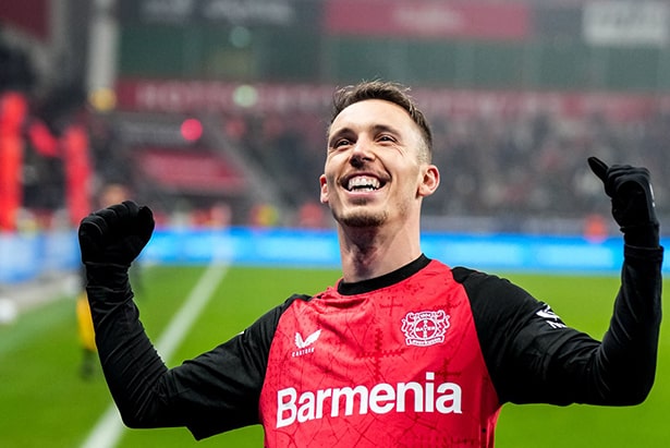 Alex-Grimaldo-Bayer-04