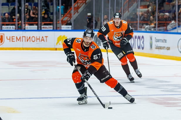 хоккеисты амура