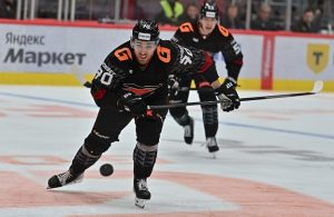 мартынов хоккеист