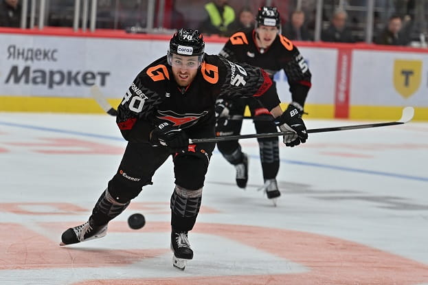 мартынов хоккеист