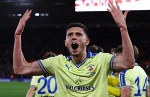 Росс Стюарт